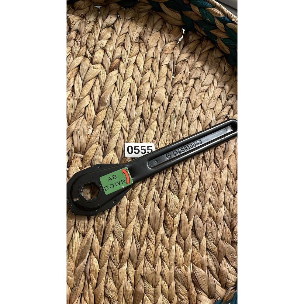 ✅Mercedes Benz Jack Wrench Ratchet Tool 4145810049 Spare Tire Lift#️⃣ 0555 - Picture 1 of 8